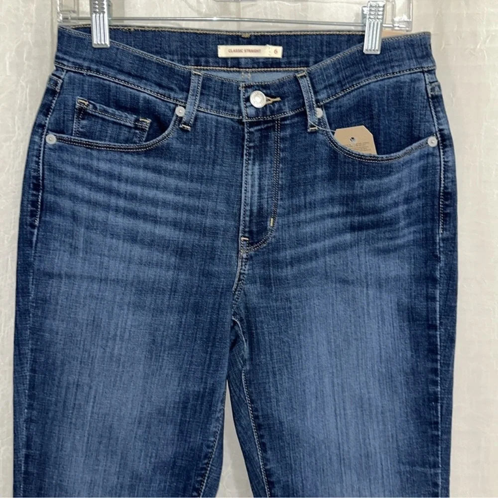 LEVI’S 6 Medium 28 x 30 Blue Wash Classic Straight Jeans